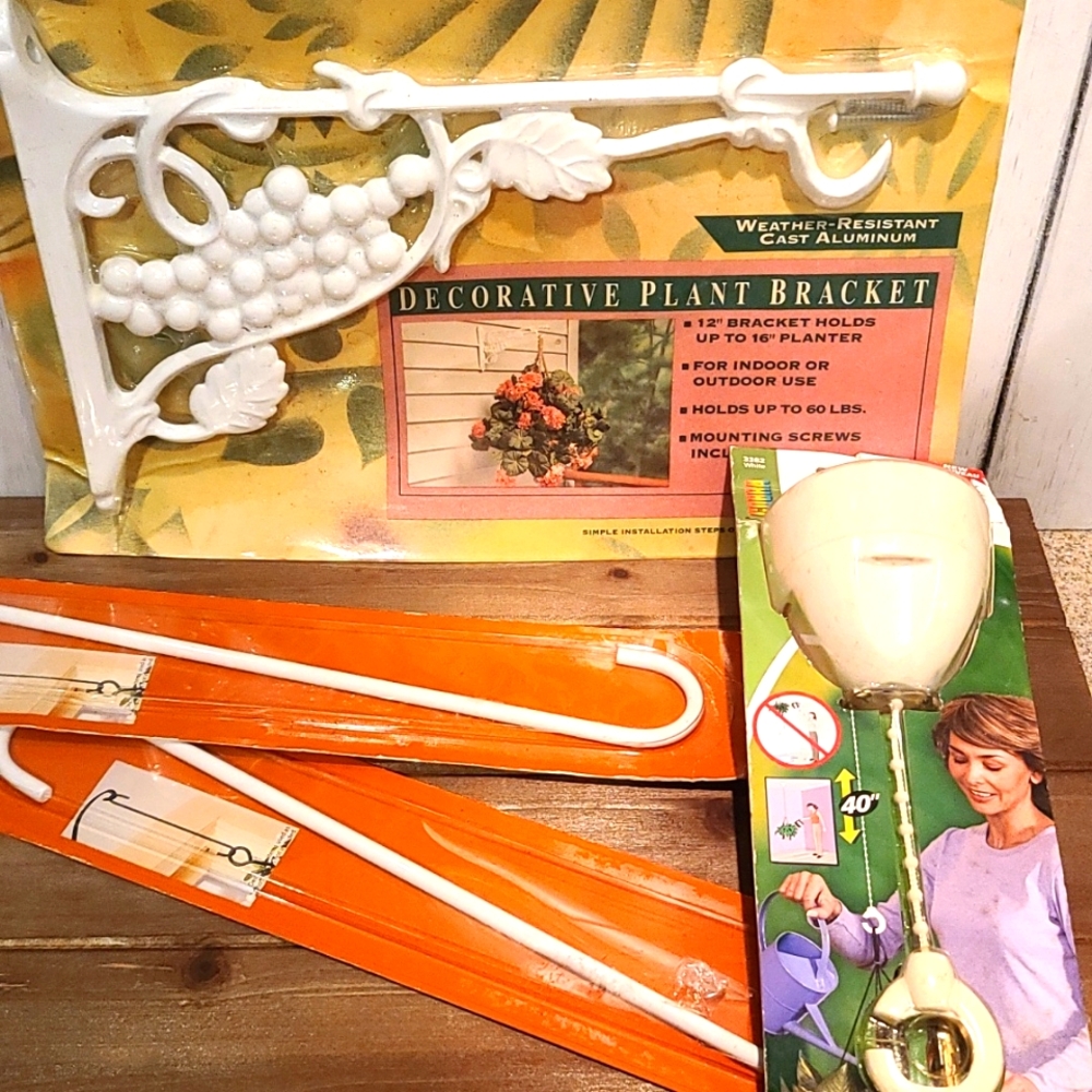 Plant hanging bundle: bracket, adjust. hook, 2 extenders NWT NIB